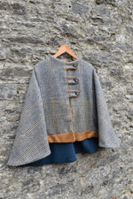 Load image into Gallery viewer, Nancy cape
