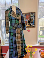 Load image into Gallery viewer, Kilt dress coat
