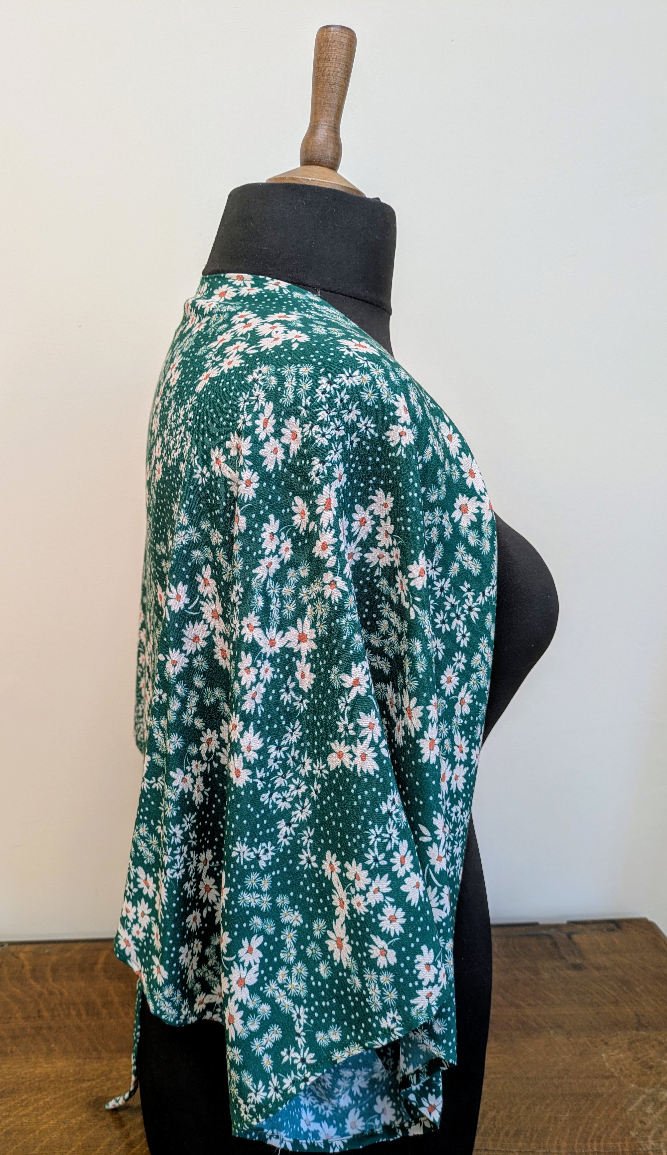 Green daisy kimono shrug