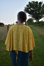 Load image into Gallery viewer, Sunshine yellow wrap cape
